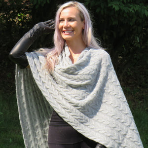Cashmere Poncho with Cables in Light Heather Grey